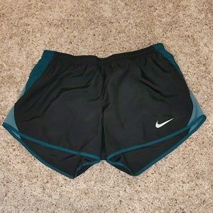 🌟 Nike Athletic Shorts